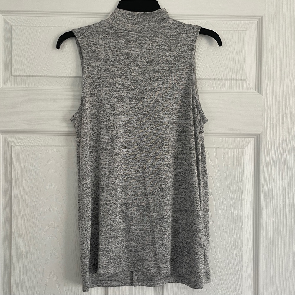 Gap mock turtle neck tank
